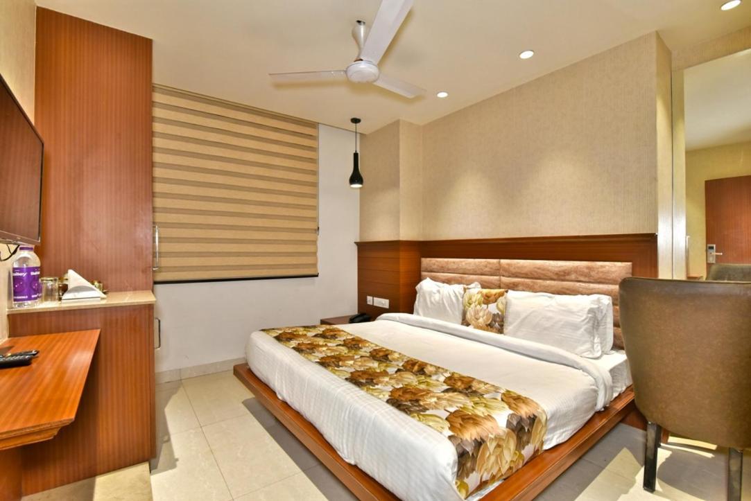 אמריצר Hotel Highland מראה חיצוני תמונה