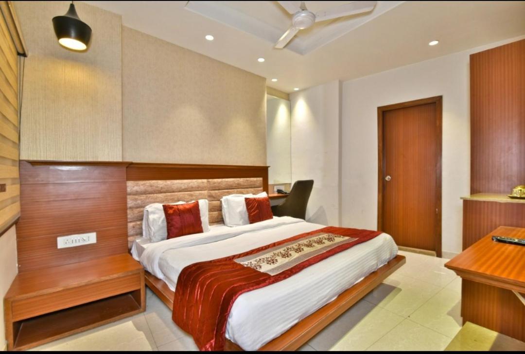 אמריצר Hotel Highland מראה חיצוני תמונה